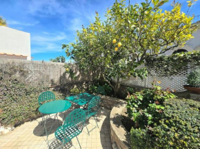 Lemon House Capri